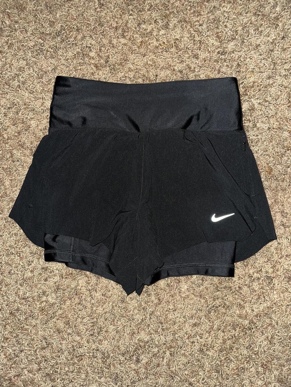 Nike Dri-FIT Swift Women's Mid-Rise 8cm 2-in-1 Running Shorts with Pockets
